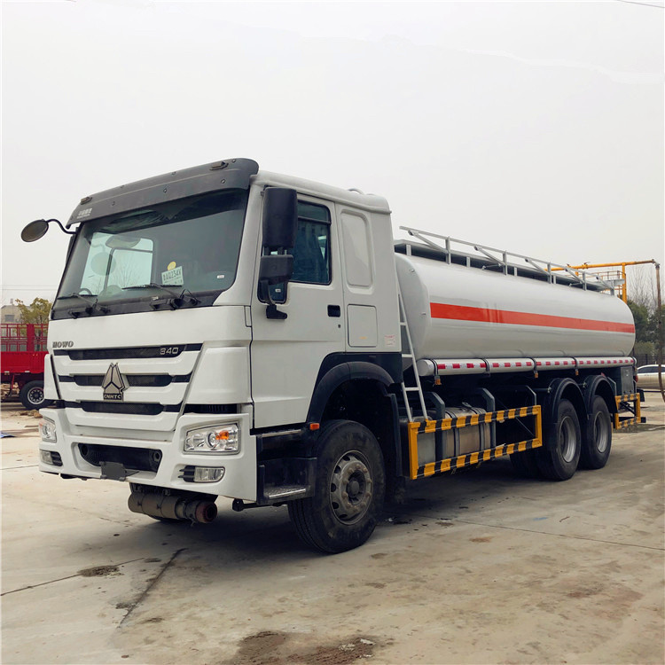 Brennstoffaufnahme-Öl-Tanklöschfahrzeug 336HP 15001 HOWO 6×4 20CBM - 30000L ISO9001