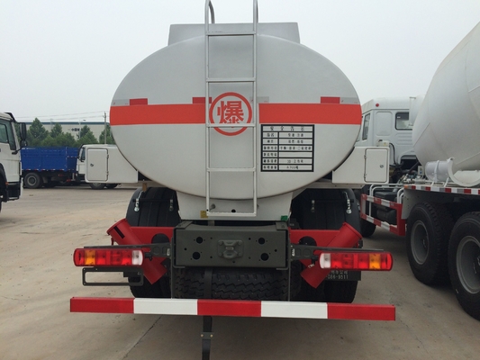 SINOTRUK HOWO 28000L RHD Tankwagen 8x4 6x4 Antrieb 12 Reifen