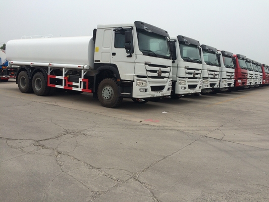 SINOTRUK HOWO 28000L RHD Tankwagen 8x4 6x4 Antrieb 12 Reifen