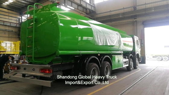 Sinotruk HOWO 8*4 Kraftstoffbehälter 12 Räder Ölbehälter 30000L Spender