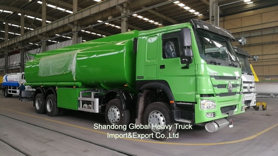 Sinotruk HOWO 8*4 Kraftstoffbehälter 12 Räder Ölbehälter 30000L Spender
