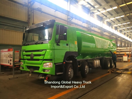 Sinotruk HOWO 8*4 Kraftstoffbehälter 12 Räder Ölbehälter 30000L Spender