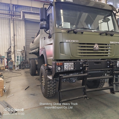 Öltransport Kraftstoffbehälter HOWO Tankwagen mit niedrigem Preishowo 4X4 Kraftstoffbehälter