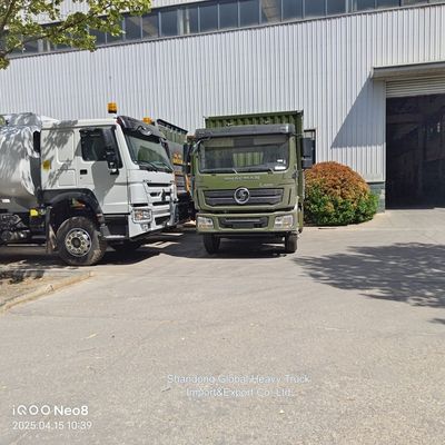 Sinotruk HOWO 4×2-Antriebs-LKW mit 210 PS Motor und Aluminium-Legierung Wellblech-Kastenwagen