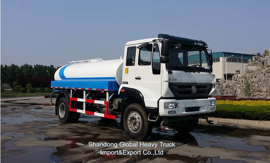 Sinotruk 3000-Liter-Wassertanker Sprinkler-Lkw für Wassertransport und Straßenreinigung