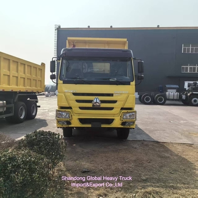 Gebrauchtes Sinotruk 6X4 10-Rad-Dump Truck Stahlmaterial nach Afrika exportiert