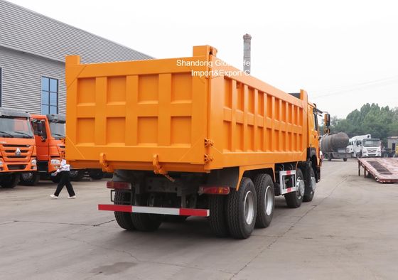 Shacman F3000 Schwerlast-Muldenkipper mit 50 Tonnen Nutzlast, 12 Vorwärts- + 2 Rückwärtsgänge, manuelles Getriebe und 500 Liter Kraftstofftank