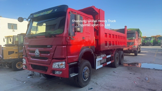 Schwerlast-HOWO-Dump-Truck mit verstärktem Stahlchassis, U-förmigem Ladekörper und HYVA-Front-Lifting-Hydrauliksystem