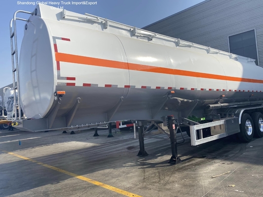 3-Achsen-Sattelauflieger für Kraftstofftank aus Kohlenstoffstahl Q345B mit 45000L