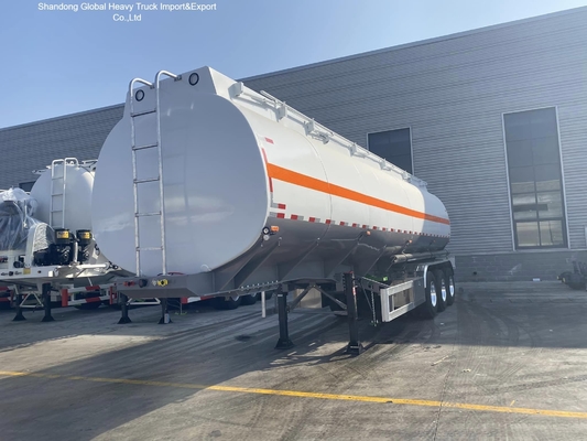 3-Achsen-Sattelauflieger für Kraftstofftank aus Kohlenstoffstahl Q345B mit 45000L