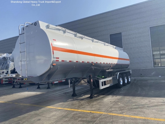 3-Achsen-Sattelauflieger für Kraftstofftank aus Kohlenstoffstahl Q345B mit 45000L