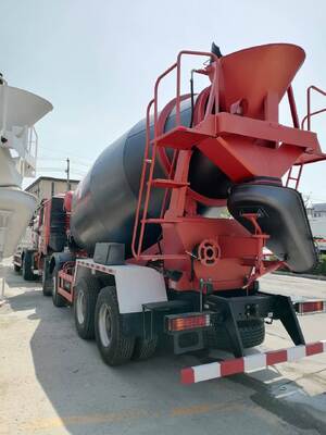 Guter Preis Sinotruk HOWO 10cbm/6*4/Baumischung/Fahrzeuge/7000 Liter mobiler Zement-/Betonmischer