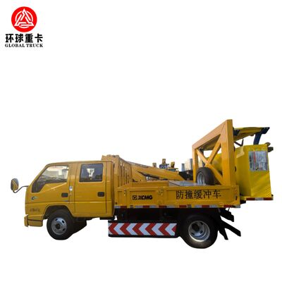 HOWO 4×2 Crash Cushion Truck mit 350 PS und energieabsorbierendem Schutzsystem für Sicherheit bei der Straßenwartung