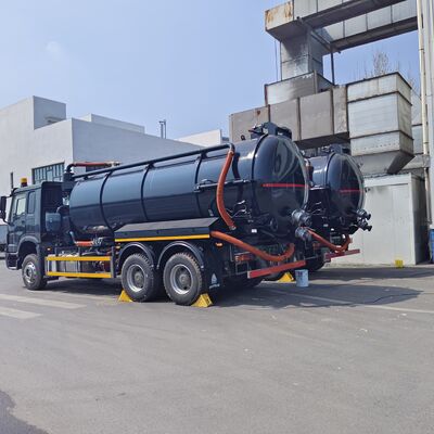HOWO 15CBM Vakuum-Abwassersauger mit 6*4 Antriebsrad und Dieselkraftstoff zur Reinigung von Septiktanks und zum Transport von Schlamm