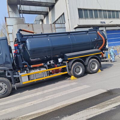 HOWO 15CBM Vakuum-Abwassersauger mit 6*4 Antriebsrad und Dieselkraftstoff zur Reinigung von Septiktanks und zum Transport von Schlamm