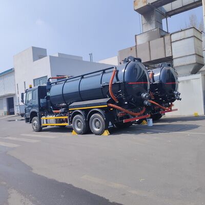 HOWO 15CBM Vakuum-Abwassersauger mit 6*4 Antriebsrad und Dieselkraftstoff zur Reinigung von Septiktanks und zum Transport von Schlamm
