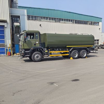 HOWO TX 6×4 Wasserbehälter mit 20 Tonnen Nutzlast nach Euro 2 Emissionsstandard und > 16 m Spritzfläche zur Staubbekämpfung und kommunaler Reinigung
