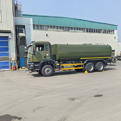 HOWO TX 6×4 Wasserbehälter mit 20 Tonnen Nutzlast nach Euro 2 Emissionsstandard und > 16 m Spritzfläche zur Staubbekämpfung und kommunaler Reinigung