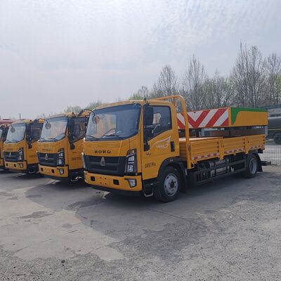 HOWO 4×2 Crash Cushion Truck mit leistungsstarker Energieabsorption und modularem Ersatzdesign für Verkehrssicherheit