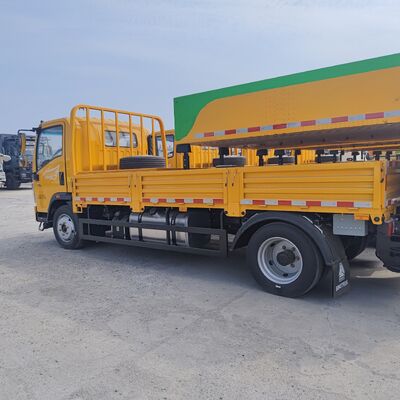 HOWO 4×2 Crash Cushion Truck mit leistungsstarker Energieabsorption und modularem Ersatzdesign für Verkehrssicherheit
