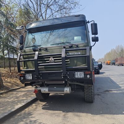 HOWO 8×8 60000L Kraftstoffbehälter mit 371 PS Motor für den Transport von Schwerkraftstoff