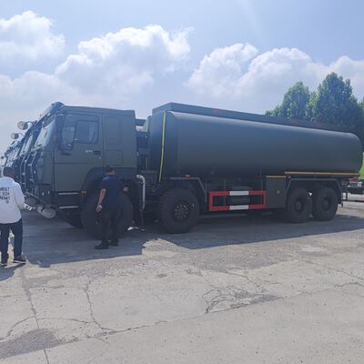HOWO 8×8 50.000L-Kraftstofftankwagen mit 371-PS-Motor und 8×8-Allradantrieb für den Schwerlastkraftstofftransport