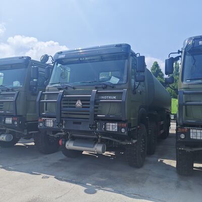 HOWO 8×8 50.000L-Kraftstofftankwagen mit 371-PS-Motor und 8×8-Allradantrieb für den Schwerlastkraftstofftransport