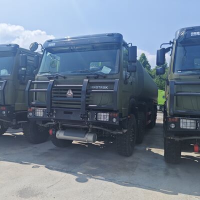 HOWO 8×8 50.000L-Kraftstofftankwagen mit 371-PS-Motor und 8×8-Allradantrieb für den Schwerlastkraftstofftransport