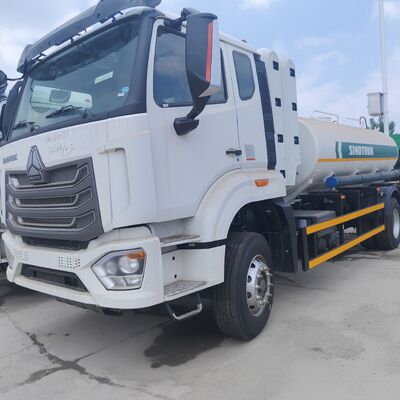 HOWO NX 6×4 CNG-Tankwagen mit 400 PS-Motor und 20 t Nutzlast für den Transport von Diesel und Benzin