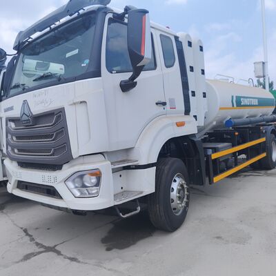 HOWO NX 6×4 CNG-Tankwagen mit 400 PS-Motor und 25 000 L Kraftstoffverteilungskapazität