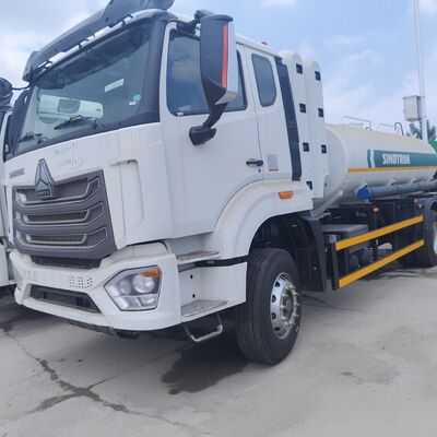 HOWO NX 6×4 CNG-Tankwagen mit 400 PS-Motor und 20 t Nutzlast für den Transport von Diesel und Benzin