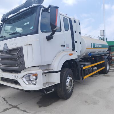 HOWO NX 6×4 CNG-Tankwagen mit 400 PS-Motor und 20 t Nutzlast für den Transport von Diesel und Benzin