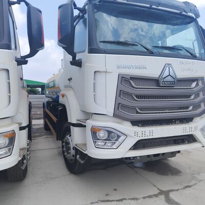 HOWO NX 6×4 CNG-Tankwagen mit 400 PS-Motor und 20 t Nutzlast für den Transport von Diesel und Benzin
