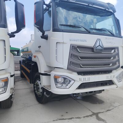 HOWO NX 6×4 CNG-Tankwagen mit 400 PS-Motor und 20 t Nutzlast für den Transport von Diesel und Benzin