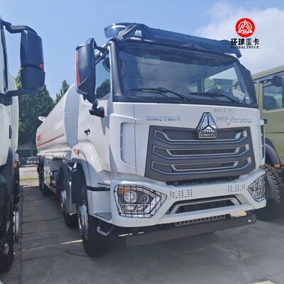 HOWO NX 8x4 30000L Kraftstoffbehälter-Lkw Schwerlast-Diesel-Bowser-Lkw für Zambia Bergbau und Treibstoffverteilung