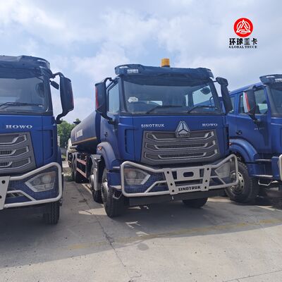 HOWO NX 8x4 30000L Kraftstofftankschiff Schwerlastfahrzeug Diesel Bowser für den nigerianischen Markt