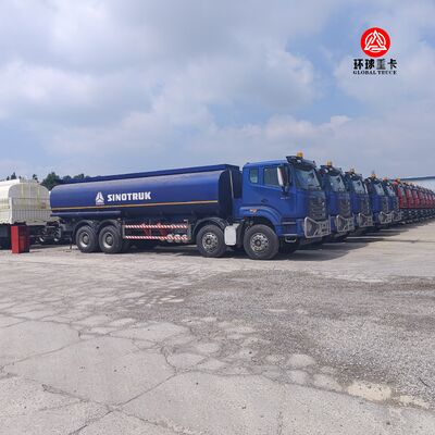 HOWO NX 8x4 30000L Tankwagen Schwerlast-Diesel-Tankwagen für den tansanischen Markt