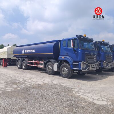 HOWO NX 8x4 30000L Kraftstofftankschiff Schwerlastfahrzeug Diesel Bowser für den nigerianischen Markt