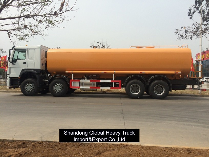 HOWO Wasserlieferwagen Wasserfrachtwagen Tankwagen Treibstoffwagen Tankwagen
