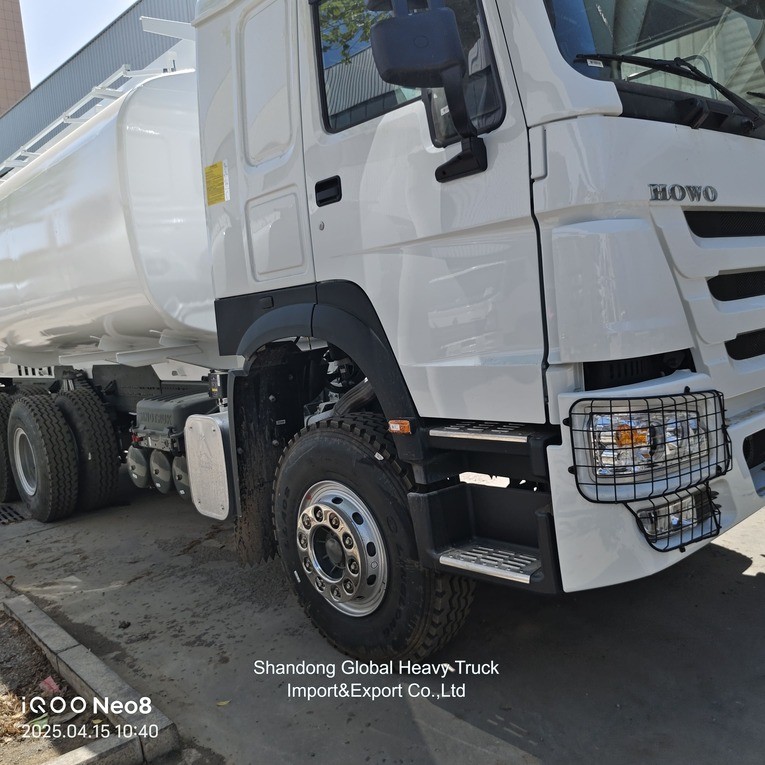 Sinotruk HOWO 6X4 20000 L 25000 L Transportfracht Öltanker Lastwagen Öltanker Tankwagen