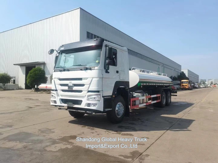 Neue und gebrauchte Shacman HOWO Öl / Treibstoff / Wasser Tankwagen zum Verkauf