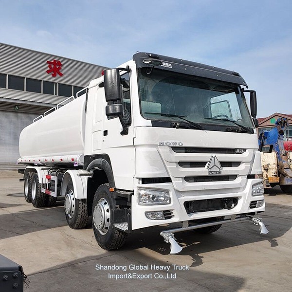 HOWO 8X4 Leichtstreuwasserbehälter Lkw Wasserbehälter Bowser Lkw