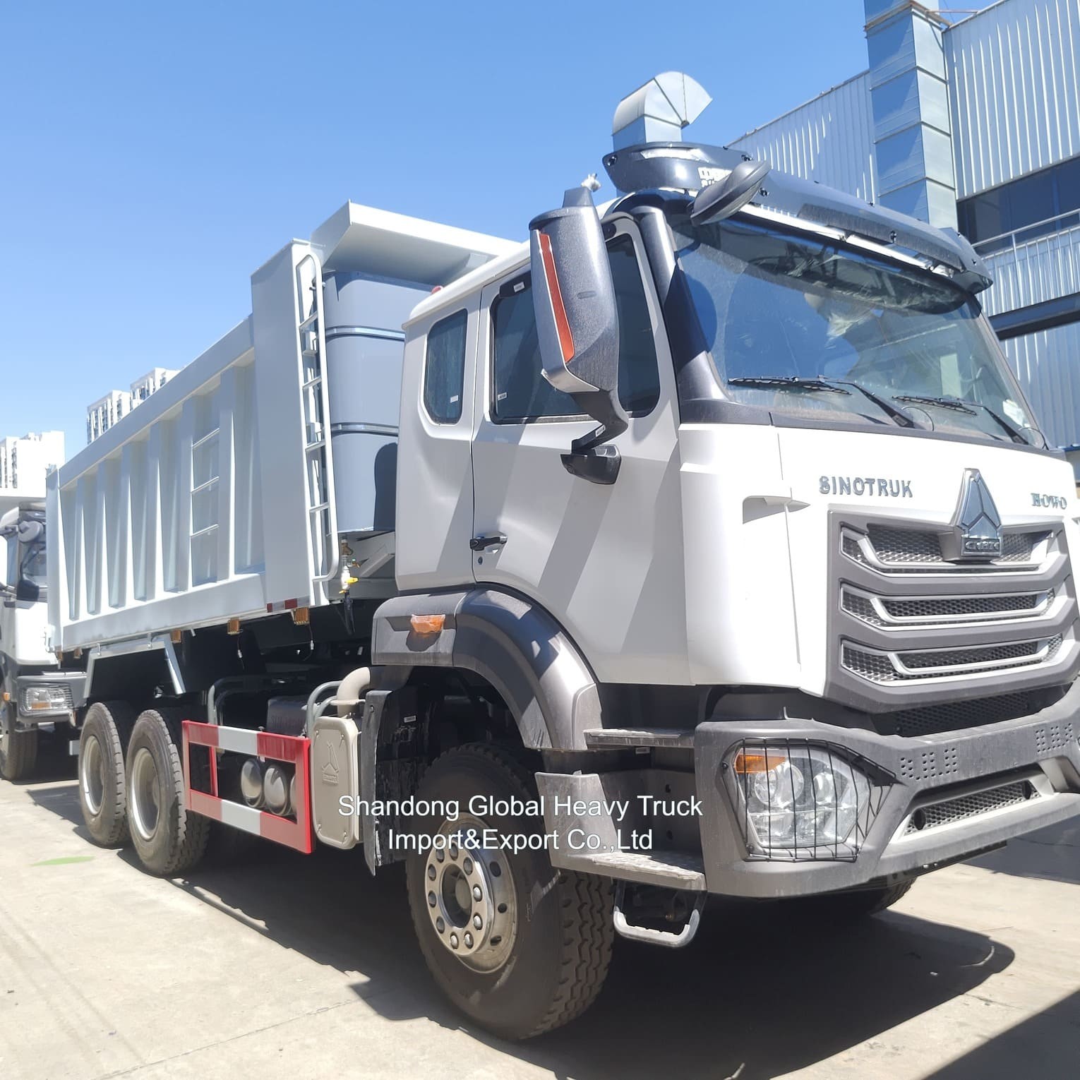 Bester Zustand 6*4 10-Reifen-Muldenkipper Sinotruk Nx Hohan 30 Tonnen Bergbau-Kipper-LKW zu verkaufen