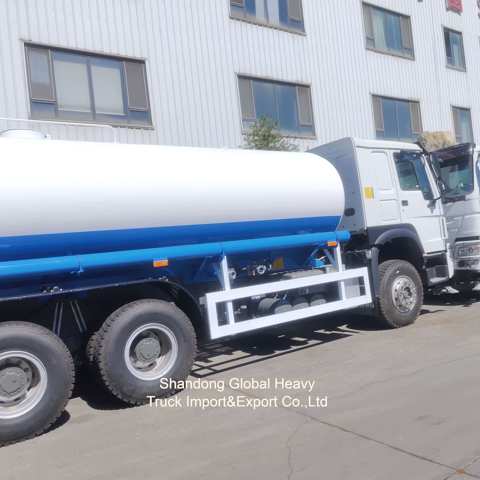 20000L 30000 Liter Neuer Gebraucht Sinotruk HOWO 6*4 Sprinkler Wasserbehälter Tankwagen