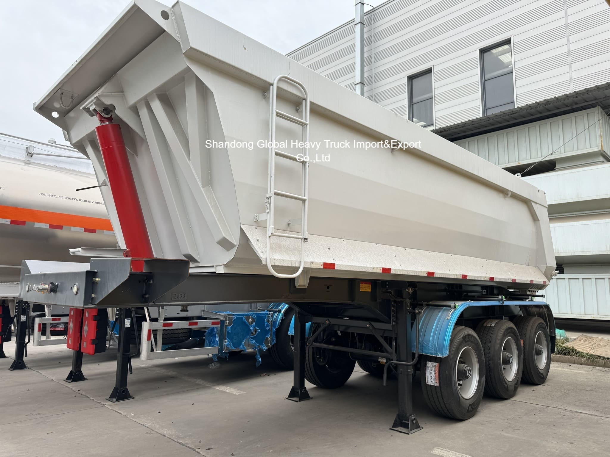 3-Achsen Stahlmulden-Sattelauflieger 95000kg Ladekapazität