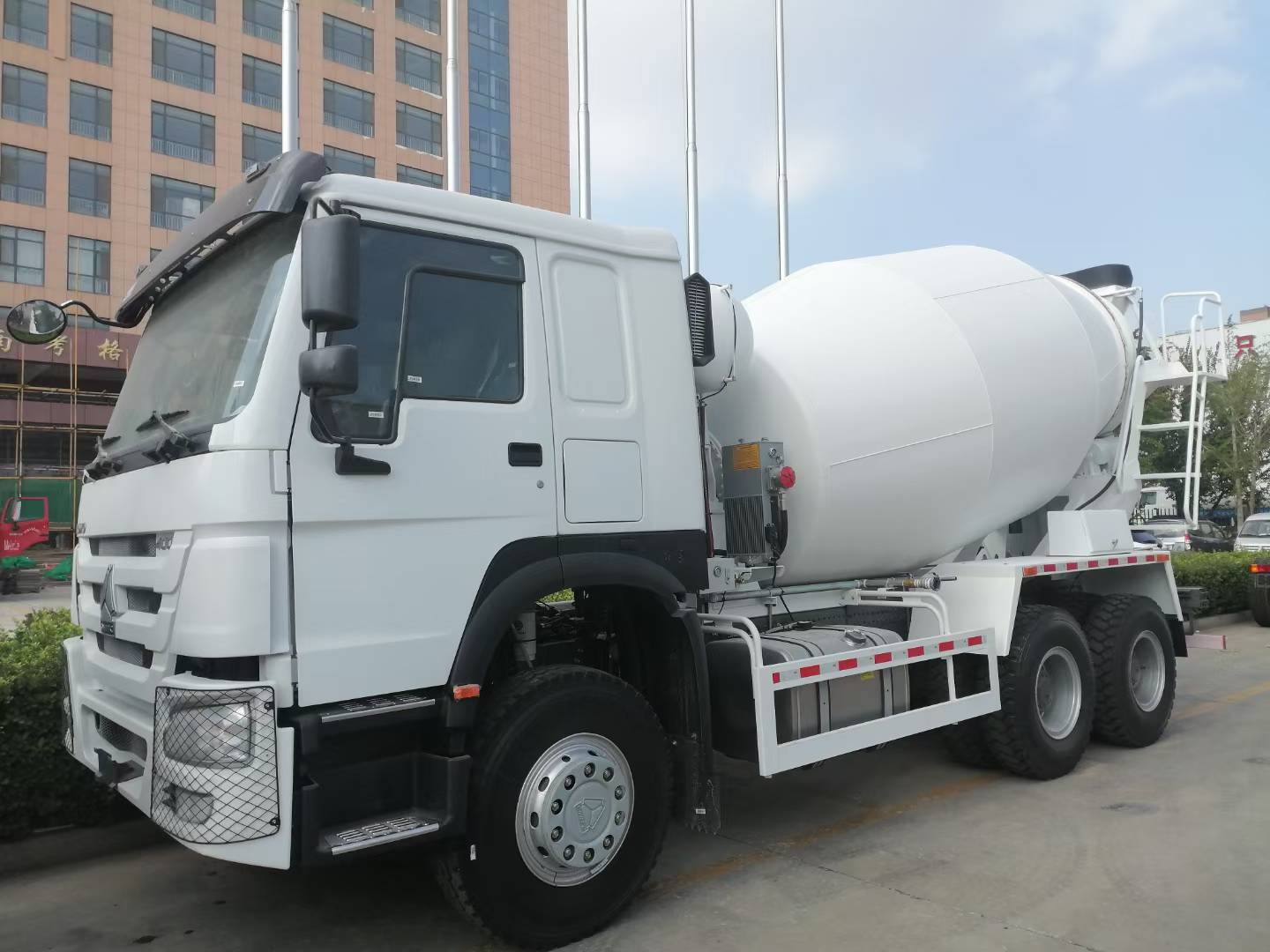 Sinotruk HOWO 8×4 12CBM Betonmischwagen mit 371PS Motor für Schwerlastbau