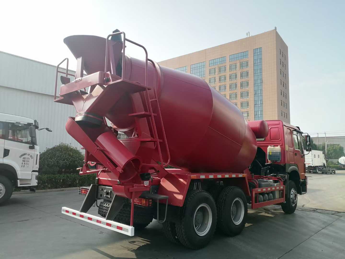 2026 Brandneuer HOWO Betonmischer mit 6x4 Antrieb, 8m3 - 12m3 Trommelkapazität und 336-420 PS Motorleistung für den Bau in Nigeria