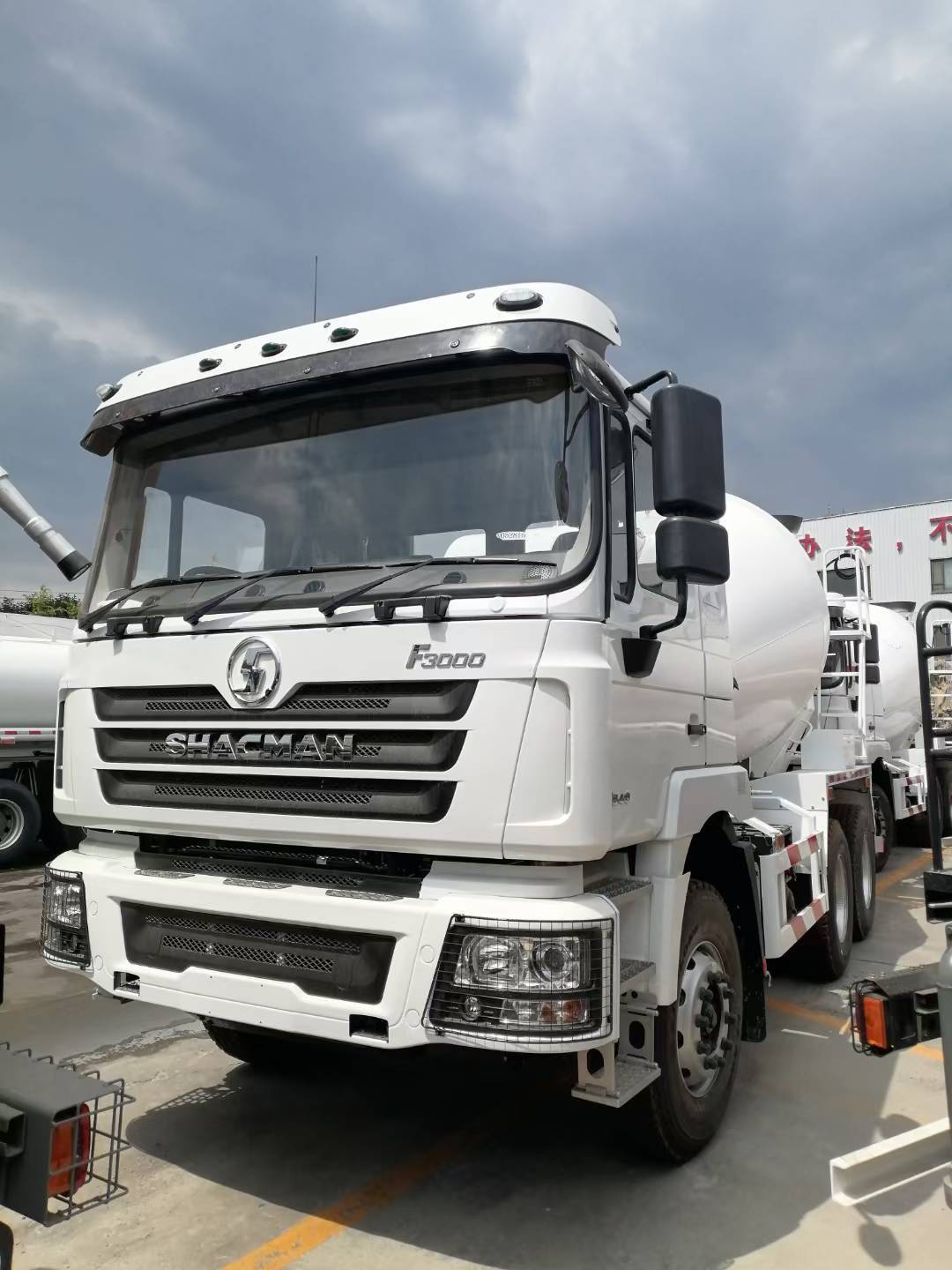 Sinotruk HOWO 8X4 371HP 14cbm Betonmischer-LKW Zz1317n3261W