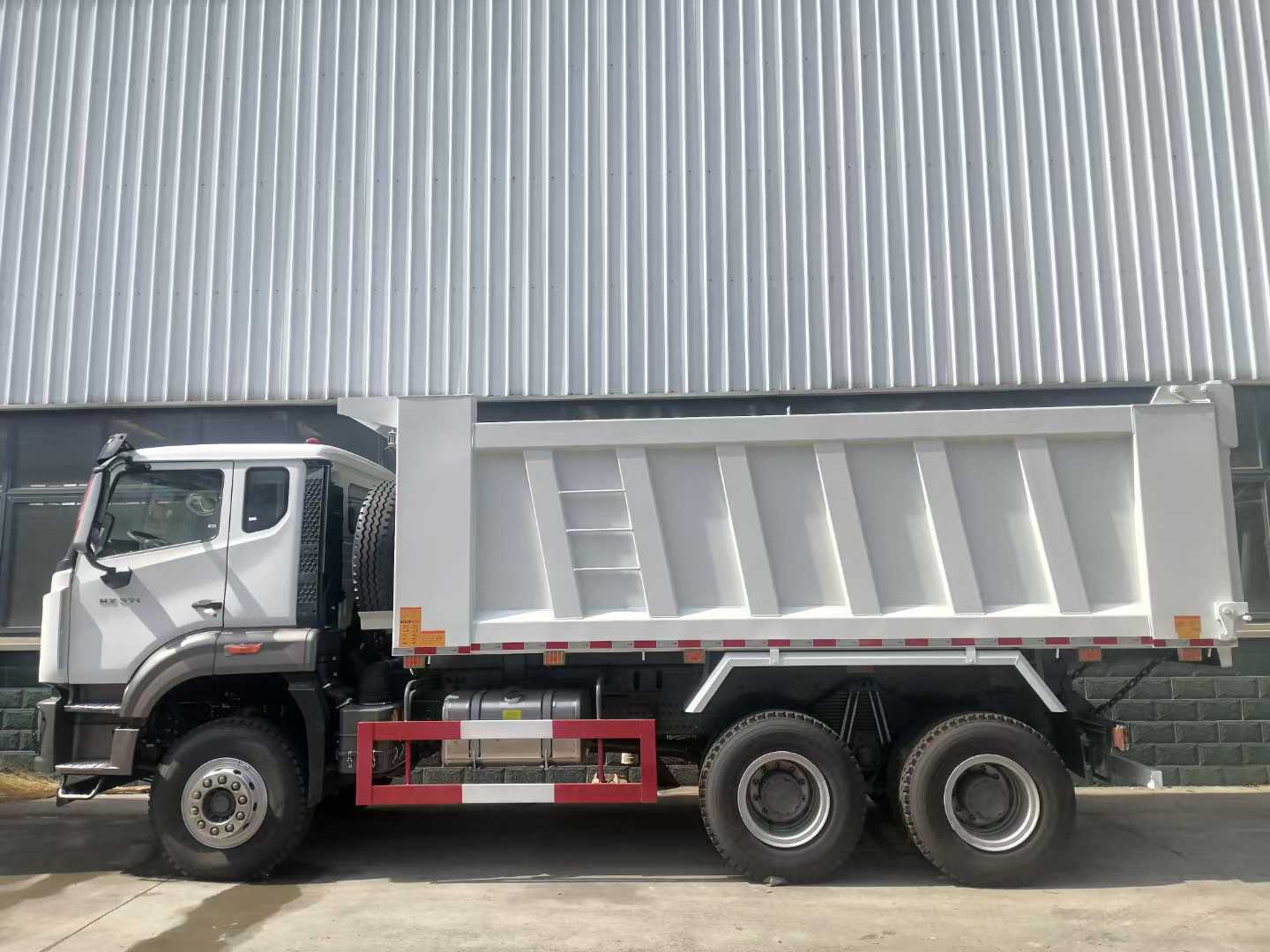 Robuster Aufbau Muldenkipper Gebraucht Sinotruk HOWO Nx 440PS 6X4 für Schwerlastanforderungen