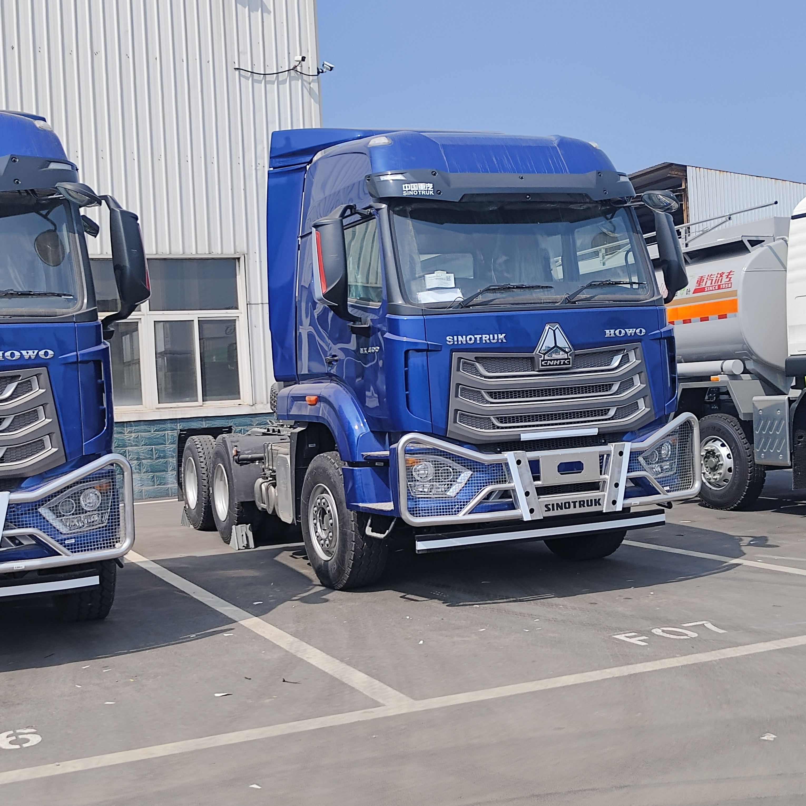 HOWO NX 6×4 Traktorwagen mit 420 PS Dieselmotor Schwerlast-Handgetriebe und verstärktem Chassis für den Bergbau